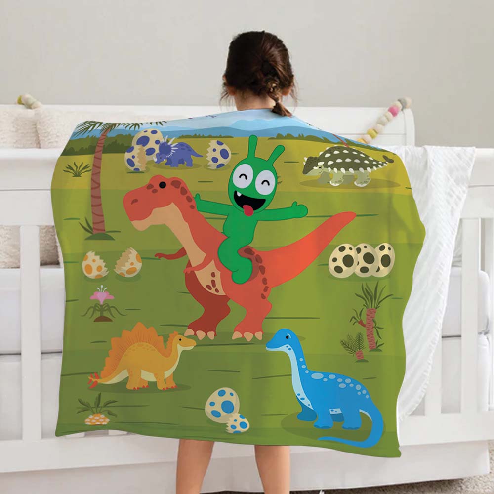 Pea Pea Playing With Dinosaurs In The Jurassic Period Cozy Soft Warm Fleece Manta 